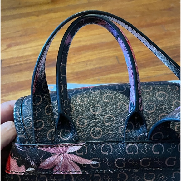 Guess Floral Backpack w/dustbag - Picture 5 of 12